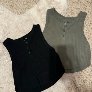 Like new American Eagle cropped green and black henley tank tops size XS/S